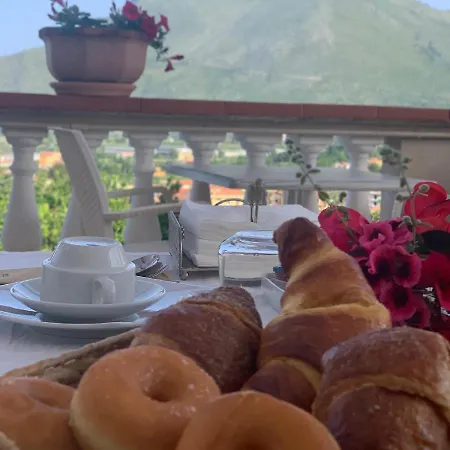 Oda ve Kahvaltı Mamma Rita Tortora
