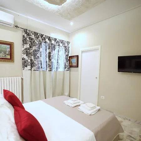 לינה וארוחת בוקר Mamma Rita 4*